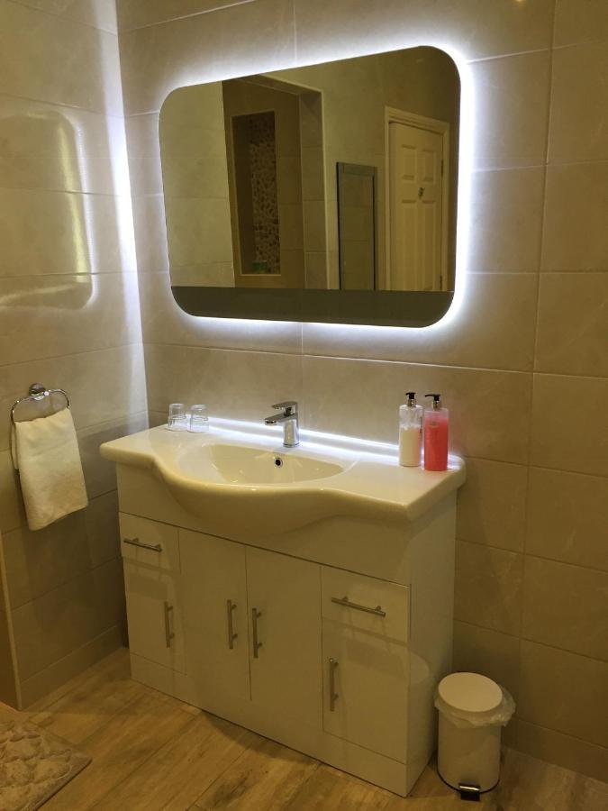 באליהוניס Mulberry Lodge Guest House מראה חיצוני תמונה